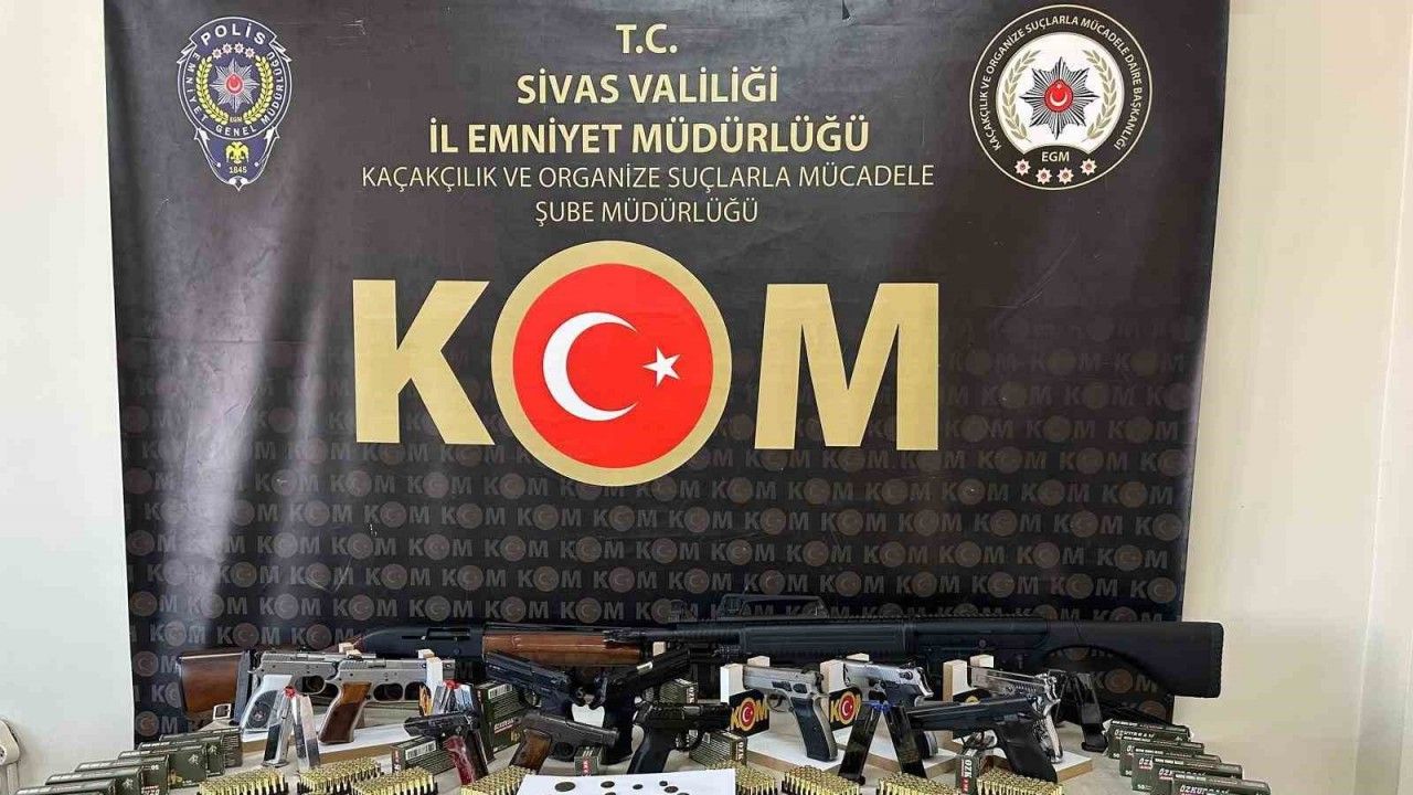 Silah kaçakçıları derin dondurucuya sakladı, polisten kaçamadı