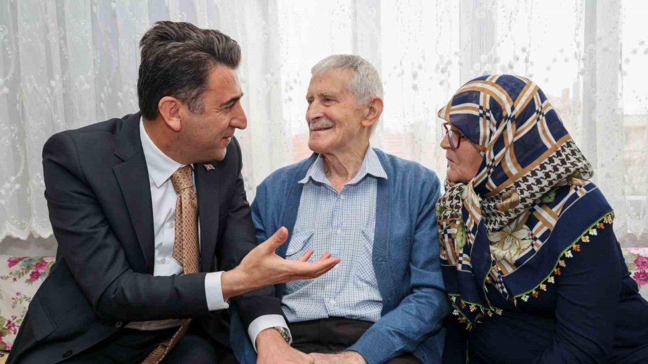 Yarım asırdır evli çift, gençlere örnek oluyor