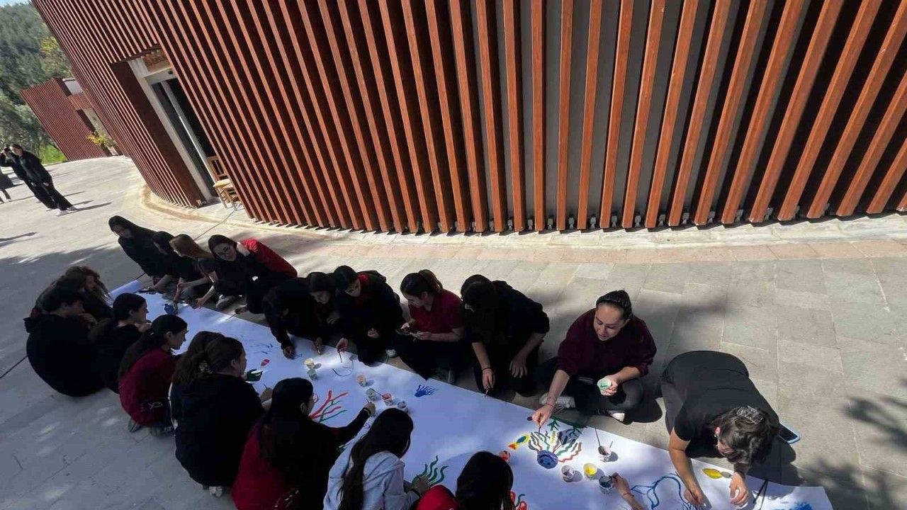 Yatağanlı gençler baharı Stratonikeia’da karşıladı