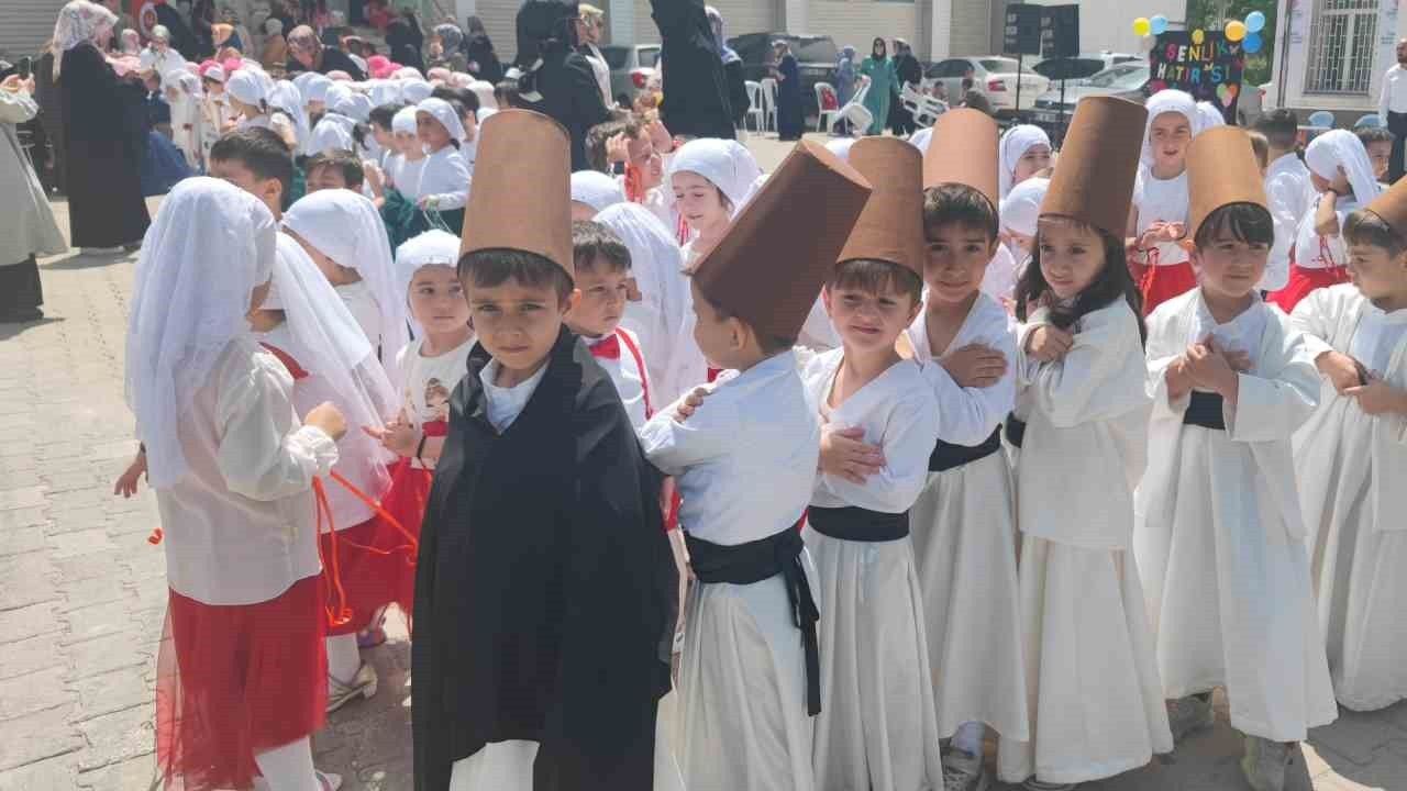 Bitlis’te 4-6 yaş Kur’an kursu öğrencilerinin gösterisi büyük ilgi gördü