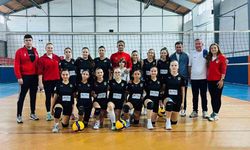 Çaycumaspor Voleybol Küçük Kızlar Takımı, Karadeniz Ereğli’yi 3-0 mağlup etti