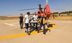 Kafasına demir düşen 83 yaşındaki hasta ambulans helikopterle hastaneye sevk edildi