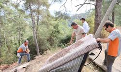 Marmaris Belediyesi’nden karayolu kenarında temizlik çalışması