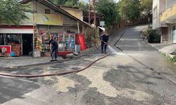 Selden sonra caddeler tazyikli suyla yıkandı