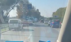 Bursa’da sürücülerin ’fermuar yöntemi’yle ambulansa yol vermesi kamerada