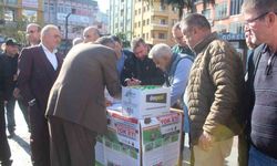 Kahverengi Kokarcayla mücadele için üreticiye ilaçlama makinesi dağıtıldı