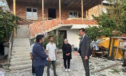 Kaymakam Köksal evi yanan aileyi ziyaret etti