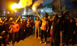 Van’da Galatasaraylı taraftarların derbi coşkusu