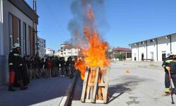 Yozgat’ta öğrencilere yangına müdahale eğitimi verildi