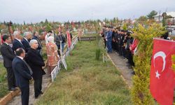 Depremde hayatını kaybeden öğretmenler için dua edildi