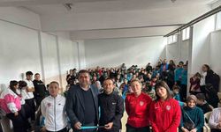 Milli Hokey Sporcuları, Menteşe Cumhuriyet Ortaokulu öğrencileriyle buluştu