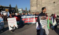 Sağlık çalışanları protesto yürüyüşlerini sürdürdü