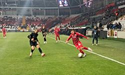 Gol düellosunun galibi Çorumspor oldu