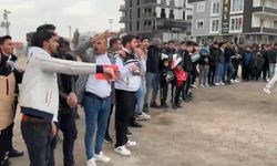 Nevşehir’deki Suriyeliler Esed rejiminin indirilişini halay çekerek kutladı