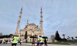 Adana 15. Uluslararası Kurtuluş Yarı Maratonu ve Halk Koşusunda dereceye girenler ödüllerini aldı