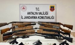 Antalya’da ruhsatsız silah operasyonu