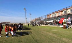 Başkan Tetik 2025 Sömestr Cup Futbol Şenliği’nde sporcularla buluştu