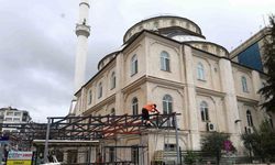 İzmit Eren Cami’ne yeni sundurma