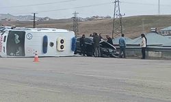 Ambulansla otomobil çarpıştı: 5 yaralı