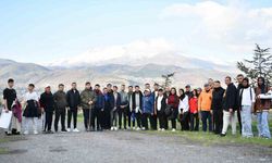 Başkan Büyükkılıç, güne gençlerle yürüyüş yaparak başladı