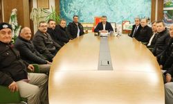 Gediz Belediye Başkanı Akel’den emekli personele vefa plaketi