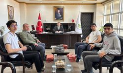 Kaymakam Memiş, bilgi yarışmasında dereceye giren öğrencileri ödüllendirdi