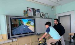Öğrenciler bisiklet simülasyonuyla sanal ortamda pedal çevirdiler
