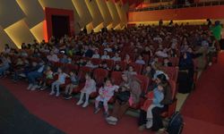 Tiyatronun coşkusu Bursa’yı sardı