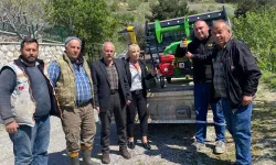 İzmir’de çiftçilere destek: İlaçlama makinesi hediye edildi
