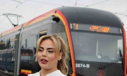80 tonluk tramvaya kadın eli değdi