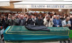 Ablasını kaçırdığı kuzeni tarafından öldürülen gencin tabutunun üzerine damatlığı konuldu