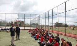 Ahlat’ta öğrencilere 2 bin meyve fidanı dağıtıldı