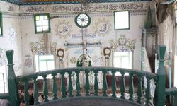 Ahşap işçiliği ile dikkat çeken cami yıkılma tehlikesiyle karşı karşıya