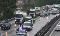 Anadolu Otoyolu Sakarya geçişinde 4 saatte 7 ayrı kaza meydana geldi