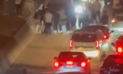 Asker konvoyundaki şahısların kavgası kamerada