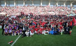 Bakan Bak’dan, Süper Lig’e yükselen Gençlerbirliği’ne tebrik