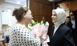 Bakan Göktaş’tan devlet korumasındaki çocukların gönüllü annesi Gürel’e Anneler Günü ziyareti