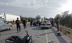 Balıkesir’de motosiklet ile otomobil çarpıştı: 2 yaralı