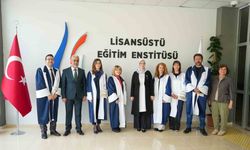 Başarılarla dolu hayatını 72 yaşında doktorayla taçlandırdı