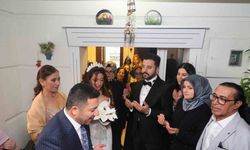Başkan Arı, makam şoförünün gelin aracını sürdü