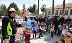 Başkan Cengiz Arslan miniklerle trafik etkinliğinde buluştu
