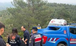Çamura saplanan ambulansı jandarma kurtardı