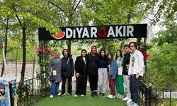 Cumhuriyet Üniversitesi Vakfı Okulları öğrencileri gezerek öğreniyor
