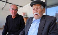 Cumhuriyet’le yaşıt Cemal dede, eski hatıralarını dün gibi anlatıyor