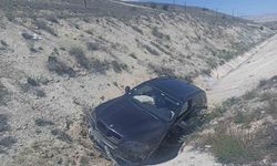 Darende’de araç yol kenarına devrildi: 1 yaralı