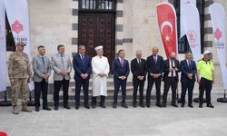 Depremde hasar alan tarihi Kurtuluş Camii yeniden ibadete açıldı