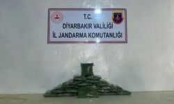 Diyarbakır’da çalılıklar arasında muhafaza edilmiş 77 kilo esrar ele geçirildi