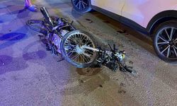 Dörtyol’da otomobille çarpışan motosiklet hurdaya döndü: 1’i ağır 2 yaralı