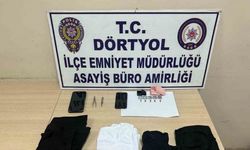 Ehliyet sınavında çamaşır içerisine yerleştirdikleri düzenekle kopya çekmeye çalıştılar