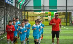 Esenyurt Belediyesi’nden geleceğin futbolcularına destek